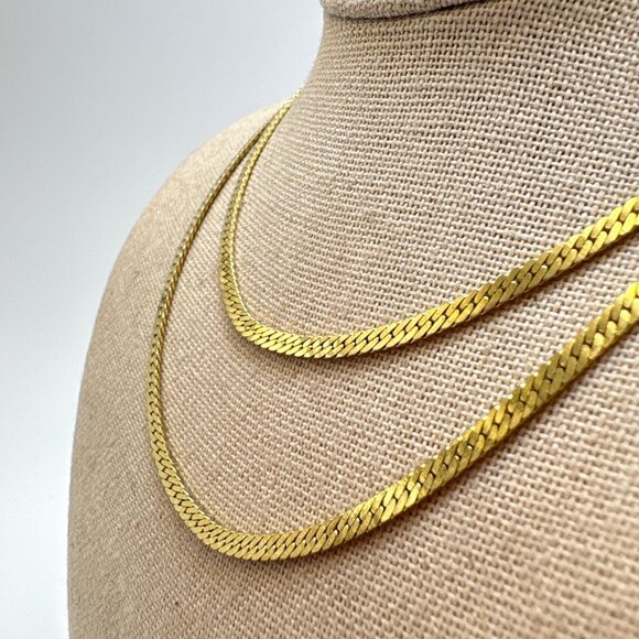 VTG Gold Tone Curb Link Chain Necklace Spring Ring Clasp Size 30" Length - Picture 5 of 15